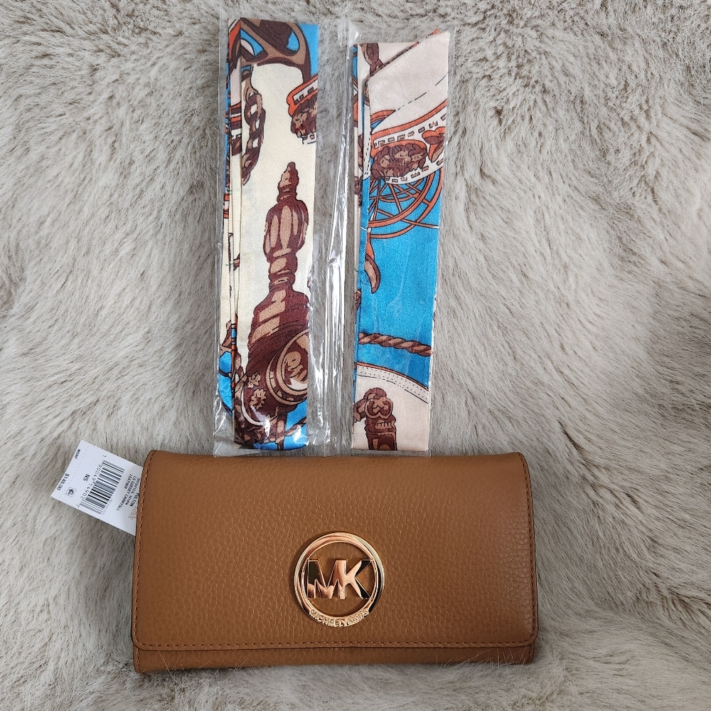 NWT MICHAEL KORS WALLET +Bonus 2 new matching satin twillys